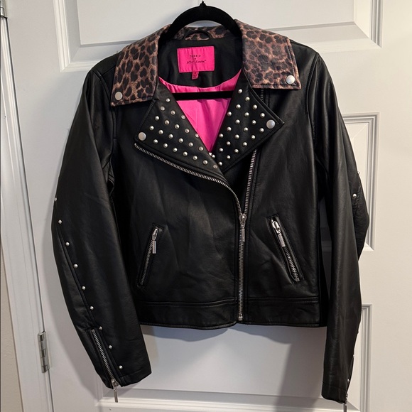 Torrid Black Leather Jacket with Leopard Collar - Picture 4 of 16